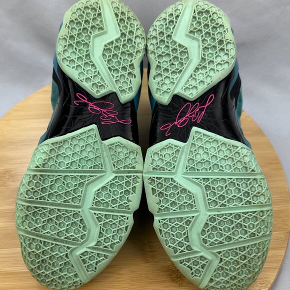Nike LeBron 11 South Beach - 621712-303 Size 5.5Y - Picture 7 of 8